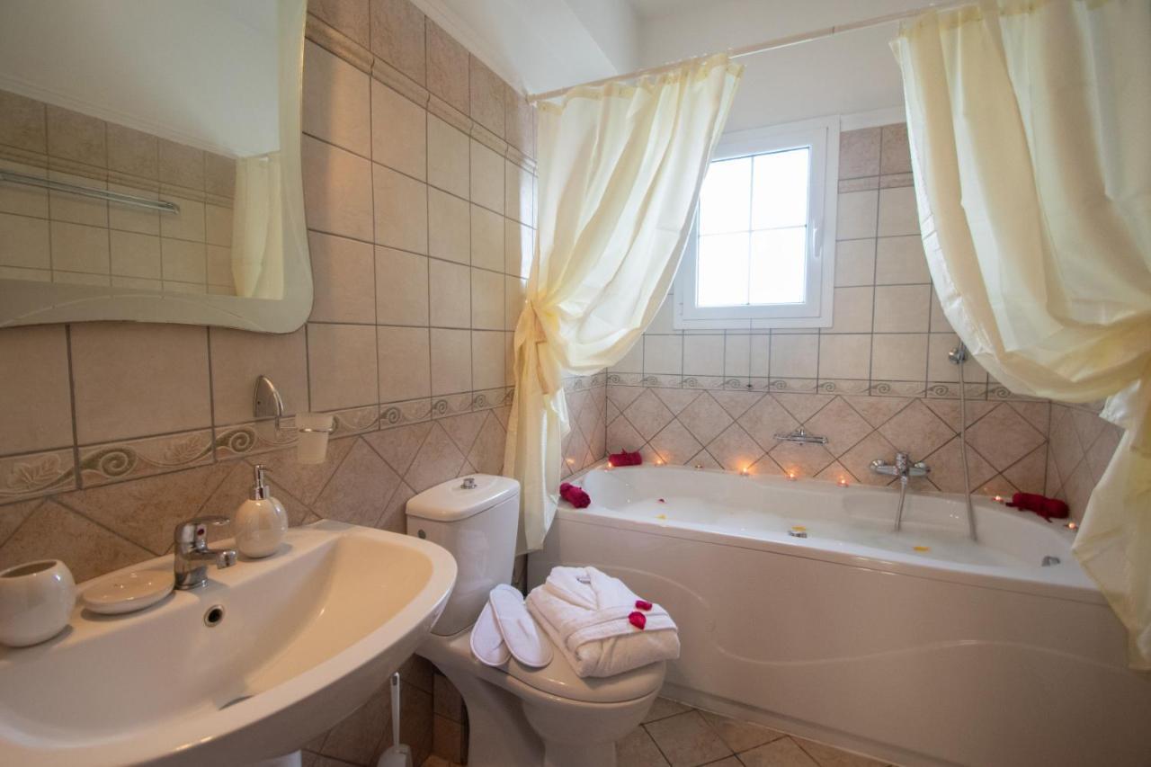 Luxury Villa Vanato & Pool Koukounariá Zewnętrze zdjęcie